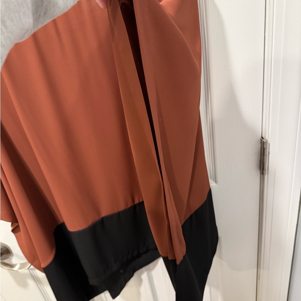 Chico’s Blouse- Two Tone - Picture 6 of 6
